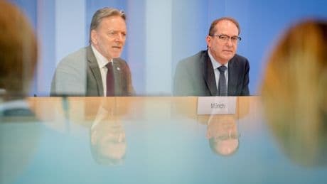 Cyber-Attacken auf Deutschland: Dobrindt will „dreifach aufrüsten“