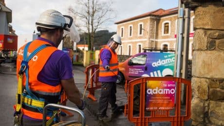 Adamo llega a un acuerdo con los sindicatos para reducir el ERE a 66 despidos
