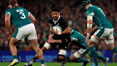 Rugby: la star des All Blacks, Ardie Savea, retourne au Japon