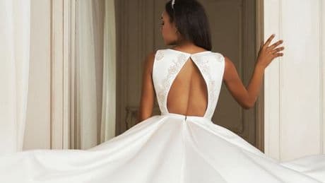 'I found my dream wedding dress for £40 - people are looking in the wrong places'
