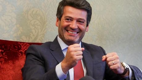 La ultraderecha portuguesa desbanca al Partido Socialista como líder de la oposición gracias al voto extranjero