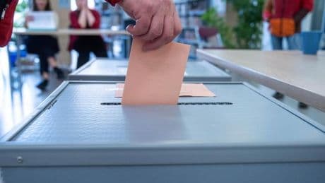Mecklenburg-Vorpommern: Parteiloser Nico Klose ist neuer Oberbürgermeister von Neubrandenburg