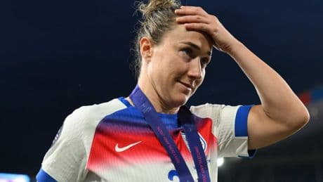 Lucy Bronze and her broken leg sum up an England who never know they are beaten