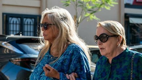 Pippo Baudo, Mara Venier e Katia Ricciarelli mano nella mano, la ex moglie da sola davanti al feretro e il dolore di Lino Banfi: cosa è successo