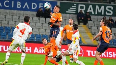 Başakşehir 2 eskikle Göztepe'ye konuk olacak