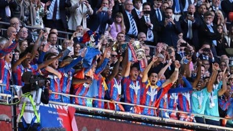 1-0: Un City de cristal sucumbe ante el Palace, campeón por primera vez en su historia