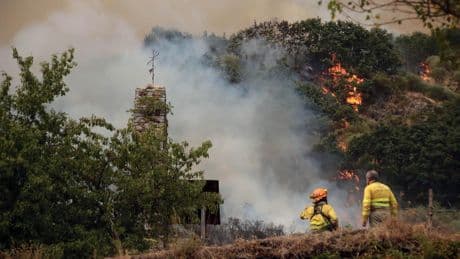 La Junta alerta de un nuevo foco provocado del incendio de Fasgar: "Alguien ha prendido por detrás del operativo"