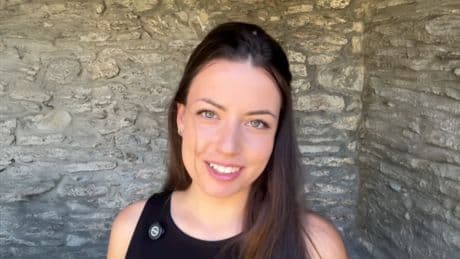 Laura Pinillas, bióloga: “Los ojos claros son más propensos a la sequedad ocular, al dejar pasar más la luz, la retina recibe más estímulo lumínico y se activan más zonas del sistema nervioso, provocando que se sequen”