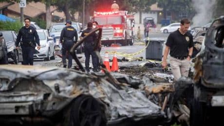 L'aereo si schianta sulle case. Orrore a San Diego: "Diverse vittime"