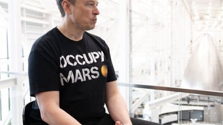 Elon Musk Returns to His Tech Empire, Facing Questions of Inattention
