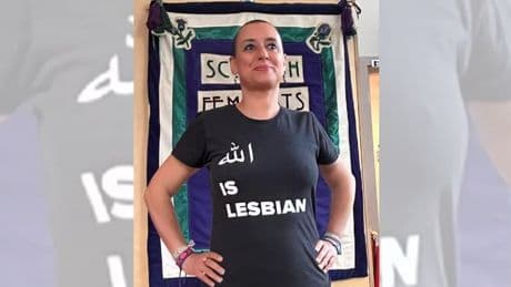 La justicia marroquí mantiene en prisión a Ibtissam Lachgar, la activista que se exhibió con el lema “Alá es lesbiana”