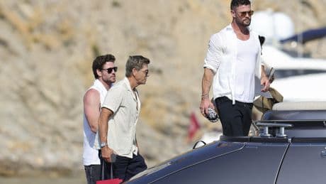 Las fotos del cumpleaños de Chris Hemsworth en un yate en Ibiza con amigos y sin Elsa Pataky