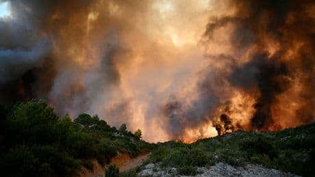 Mapped: Wildfires in France and Spain as huge blazes break out in 40C European heatwave
