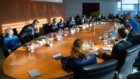 Einkommen: Steuerzahlerbund kritisiert hohe Übergangsgelder für Minister