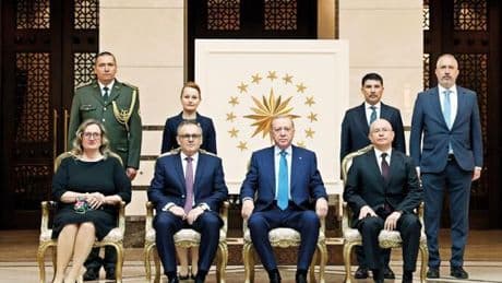 Büyükelçilerden güven mektubu