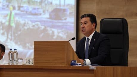 AKP'ye geçeceği iddia edilen CHP'li Aras sessizliğini bozdu