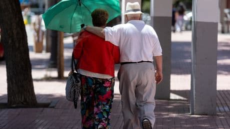 La jubilación de 'baby boomers' se acelera y desgarra las cuentas de la Seguridad Social: la brecha entre los nuevos pensionistas y los que fallecen escala al 35%