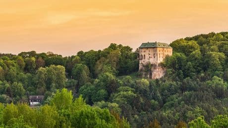 El tétrico castillo cerca de Praga que está 'a las puertas del infierno' y del que casi era imposible salir