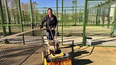¿El mantenimiento de las pistas de pádel es clave para la seguridad y el juego?