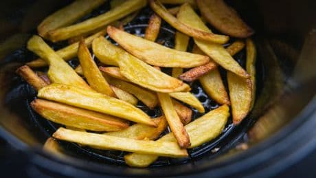 Pommes-Rettung: Mit diesen Tricks schmecken sie wie frisch frittiert