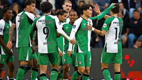 Feyenoord houdt met ruime zege op Heracles Almelo de druk erop richting PSV