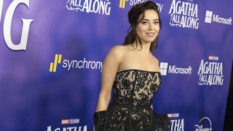 Aubrey Plaza rompe su silencio sobre el suicidio de su marido con una extraña metáfora