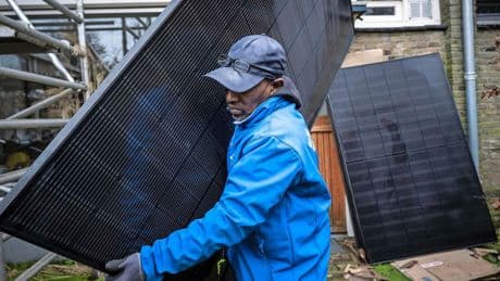 Zonnepanelenbezitters worstelen met hoge terugleverkosten: zo houd je ze zo laag mogelijk