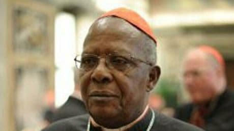 Njue, il cardinale escluso dal Conclave "senza motivo": «Non sono malato, non sono stato invitato». Ma il Vaticano smentisce