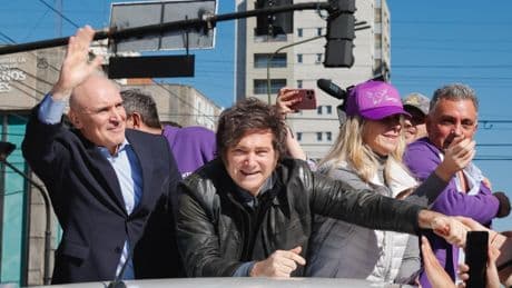 « Nous allons l’approfondir et accélérer » : défait dans une élection à Buenos Aires, Javier Milei préfère terminer sa destruction de l’État