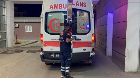 Yüzme havuzunda klordan zehirlenen 10 kişi hastanelik oldu