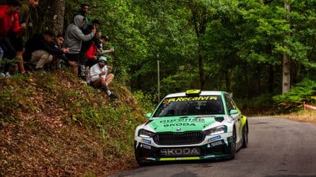 Javier la lía parda: gana el Rally de Ourense y lidera por sorpresa el SuperCER