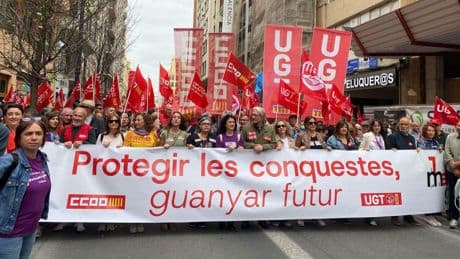 Las críticas a la gestión de Mazón en la dana se hacen presentes en el 1º de mayo de València