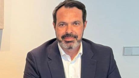 Preventiva ficha a un directivo de Santander para impulsar su desarrollo