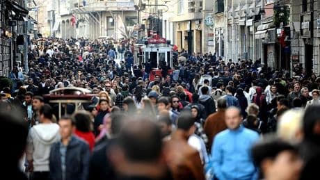 Temmuz ayının son anketi ortaya çıktı: Birinci parti tartışmalarına gençlerden farklı yanıt