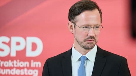 „Die Grünen sind auf dem Boden der Tatsachen zurück“, stänkert der SPD-Mann Richtung NRW-Regierung