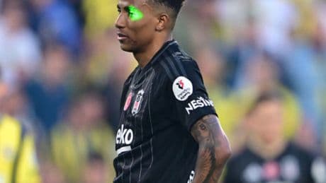 Gedson'a lazer tutan taraftara spordan men!