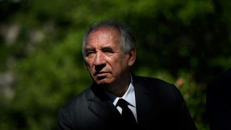 Frankreichs Premier Bayrou übersteht erneut Misstrauensvotum