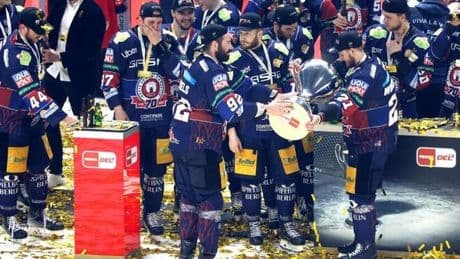 Eisbären: Ein Herz für den Nachwuchs und ein Fragezeichen
