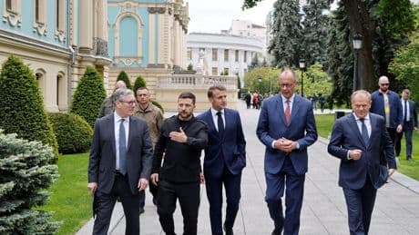 Aufrüstung in Europa: "Merz muss jetzt auf seine Worte Taten folgen lassen"