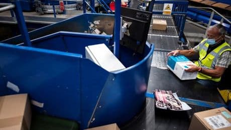 La Poste suspend l’envoi de colis vers les Etats-Unis