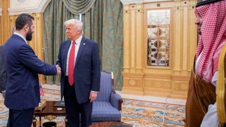 Svolta Usa sulla Siria, Trump allenta le sanzioni dopo l?incontro con al Jolani: «Una nuova era»
