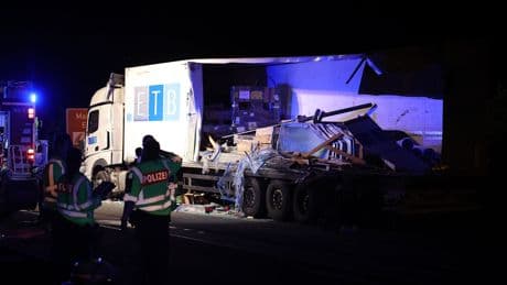 Nach Feuer-Unfall auf A70 - Lkw-Fahrer will helfen und stirbt