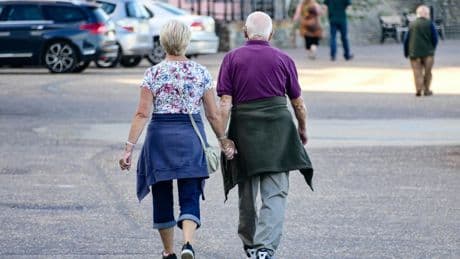 El complemento por brecha de género en las pensiones se ve abocado a una reforma entre temores a la retirada a madres