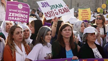 Tuncer Bakirhan : « Öcalan défend un modèle de société démocratique permettant à tous de vivre en égaux, en citoyens libres »