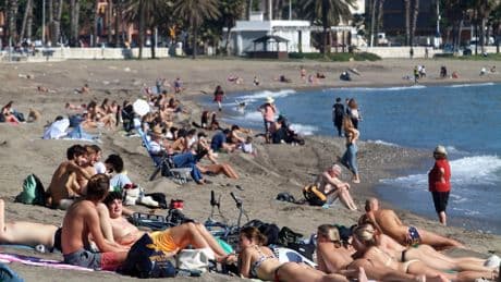 Disfrutar la playa alarga la vida: un estudio vincula las estancias junto a la costa con la longevidad saludable