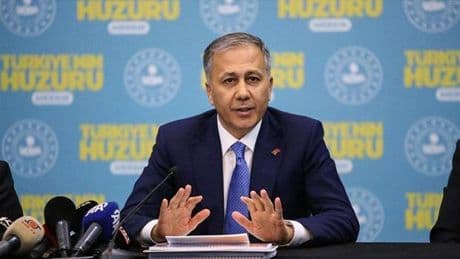 Son dakika... İçişleri Bakanı Ali Yerlikaya'dan sahte diploma skandalına ilişkin açıklama: 2 operasyonda toplam 37 kişi tutuklandı