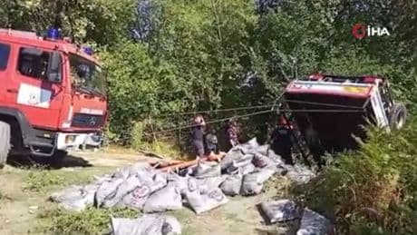 Zonguldak'ta feci kaza! Kamyon şarampole yuvarlandı: 2 kişi hayatını kaybetti