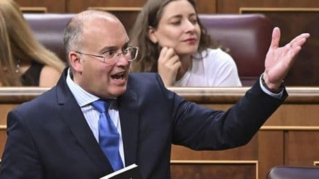 Feijóo apuesta por el ala dura del PP para su ofensiva final contra Pedro Sánchez