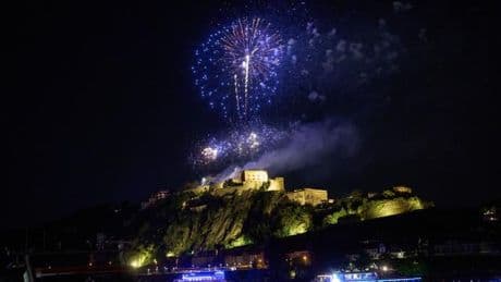 Freizeit: Rhein in Flammen: 400 Drohnen und ein Feuerwerk