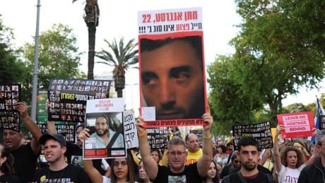 Los familiares de los rehenes secuestrados el 7-O dicen que Hamás ha sido derrotado y piden el fin de la guerra en Gaza
